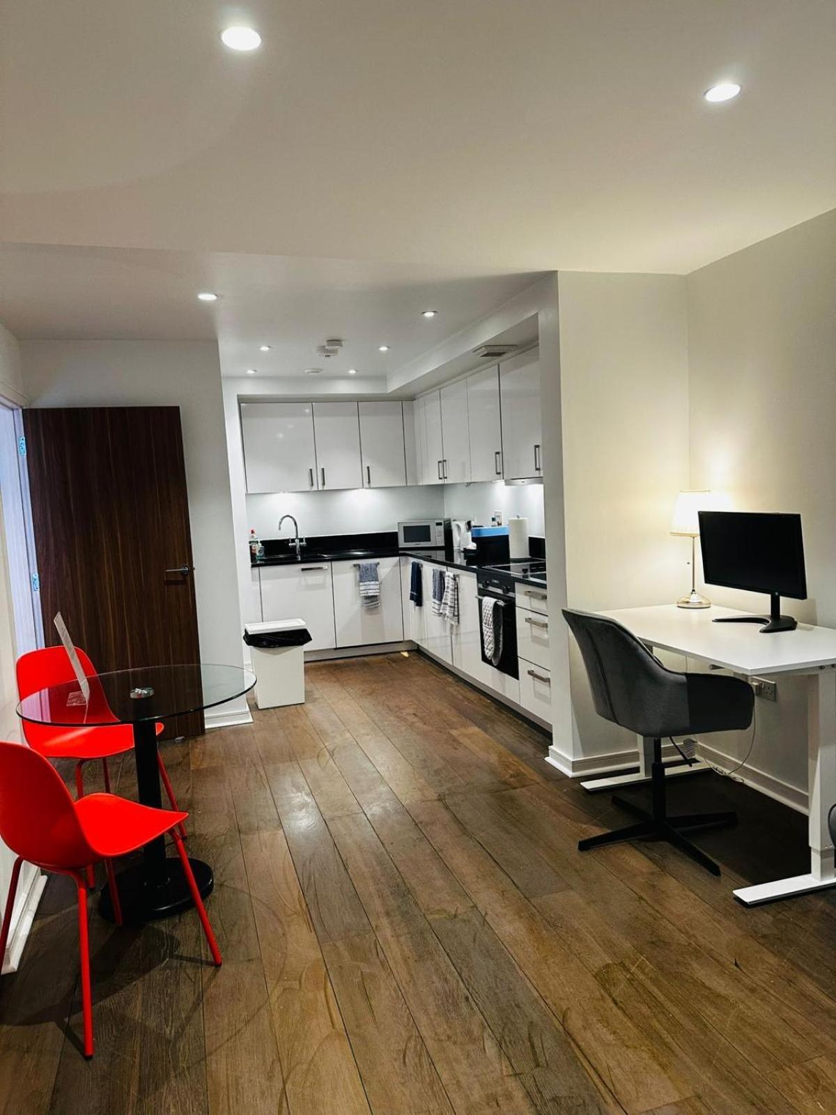 Modern 1 Bedroom Flat On Putney Hill
