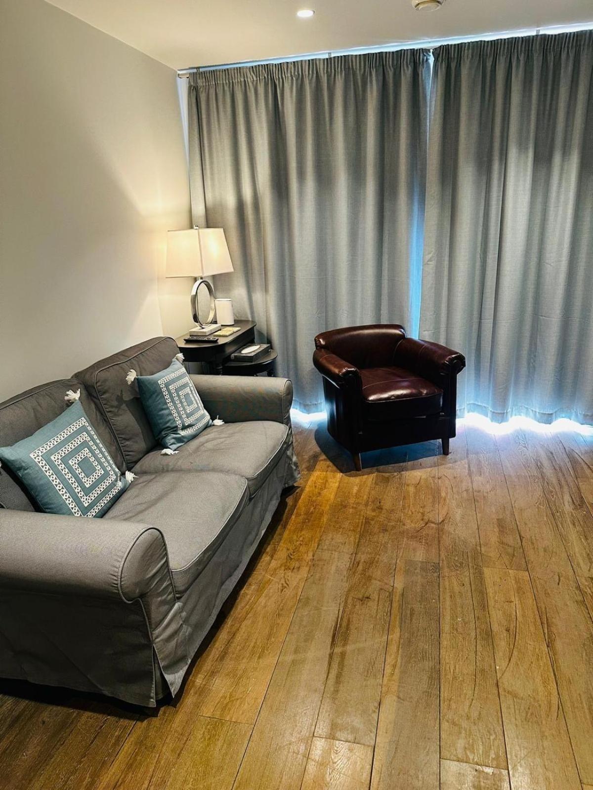 Modern 1 Bedroom Flat On Putney Hill *